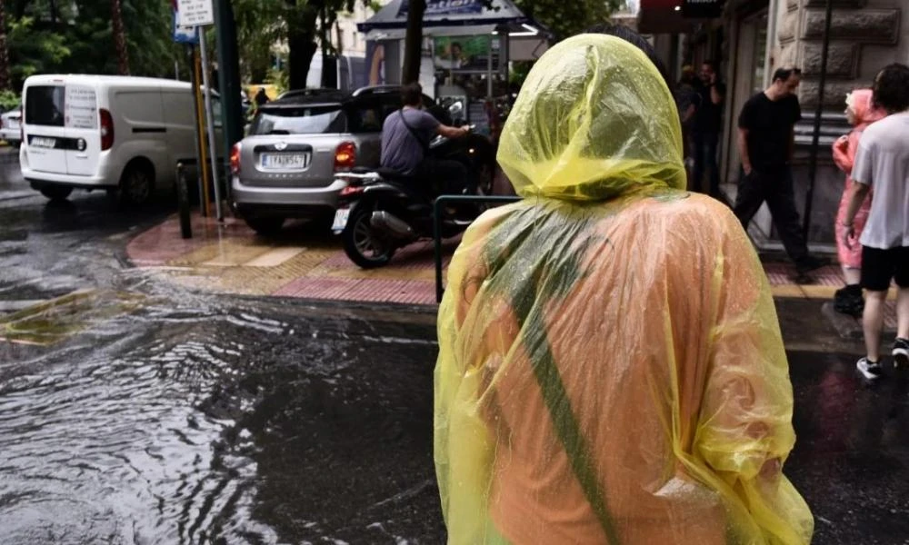 Αντίθετα τα σενάρια για τον καιρό: Από θερμό Νοέμβρη σε φθινοπωρινή ανατροπή